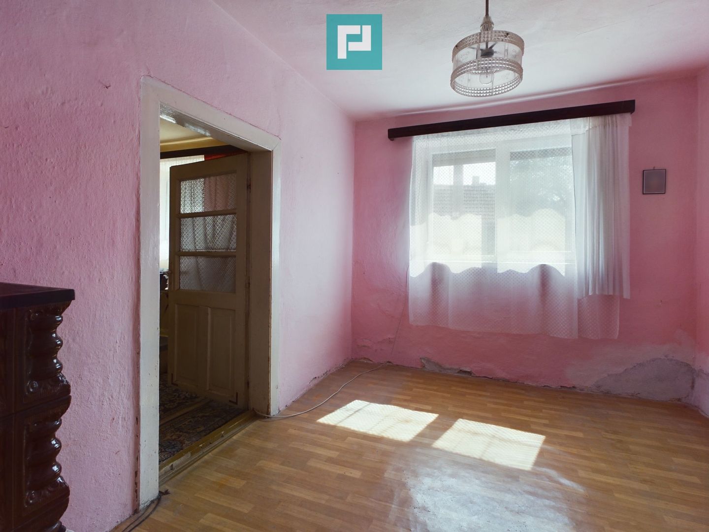 Casă cu 3 camere de vânzare în Bujac - Poză 5