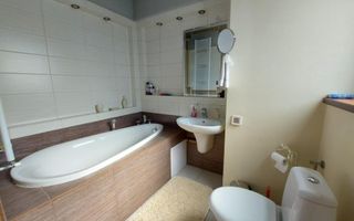 APARTAMENT CU 3 CAMERE, ULTRA-CENTRAL SI FOARTE SPATIOS LA VANZARE - Poză 9