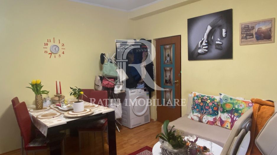 Casa de vânzare cu 3 camere | Tudor Vladimirescu |  Oradea - Poză 2
