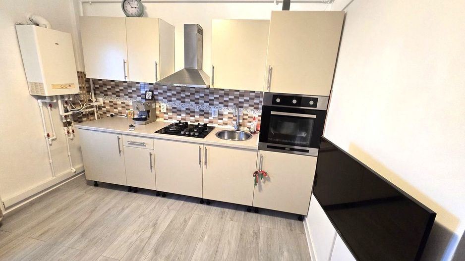 Apartament cu 2 camere complet renovat | Loc de parcare – Otopeni - Poză 3