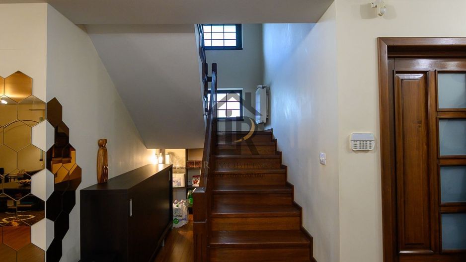 Vilă 5 camere 240 mp, mobilata,teren 806 mp – Platou Galata, Iași - Poză 18