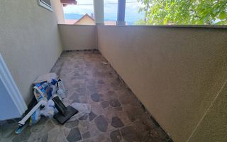 Casă modernă cu 3 dormitoare, terasă și teren generos - Poză 13