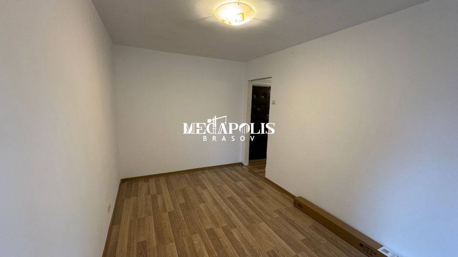 Apartament cu 3 camere Calea Bucuresti - Poză 2