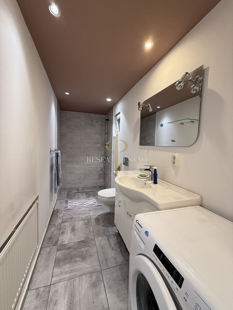 Casă spațioasă în Varias, împărțită în două unități cu acces separat - Poză 13