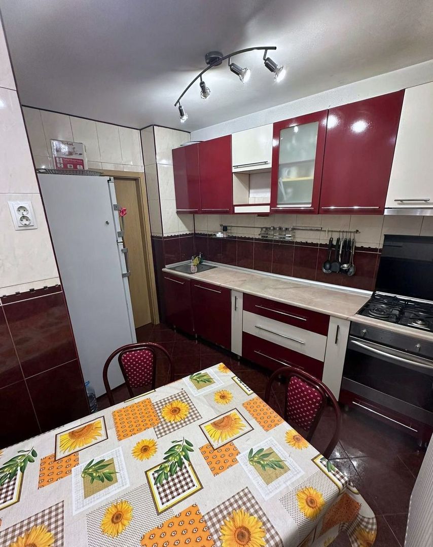 4 camere confort 1, centrală proprie, 2 băi, Titan - Poză 7