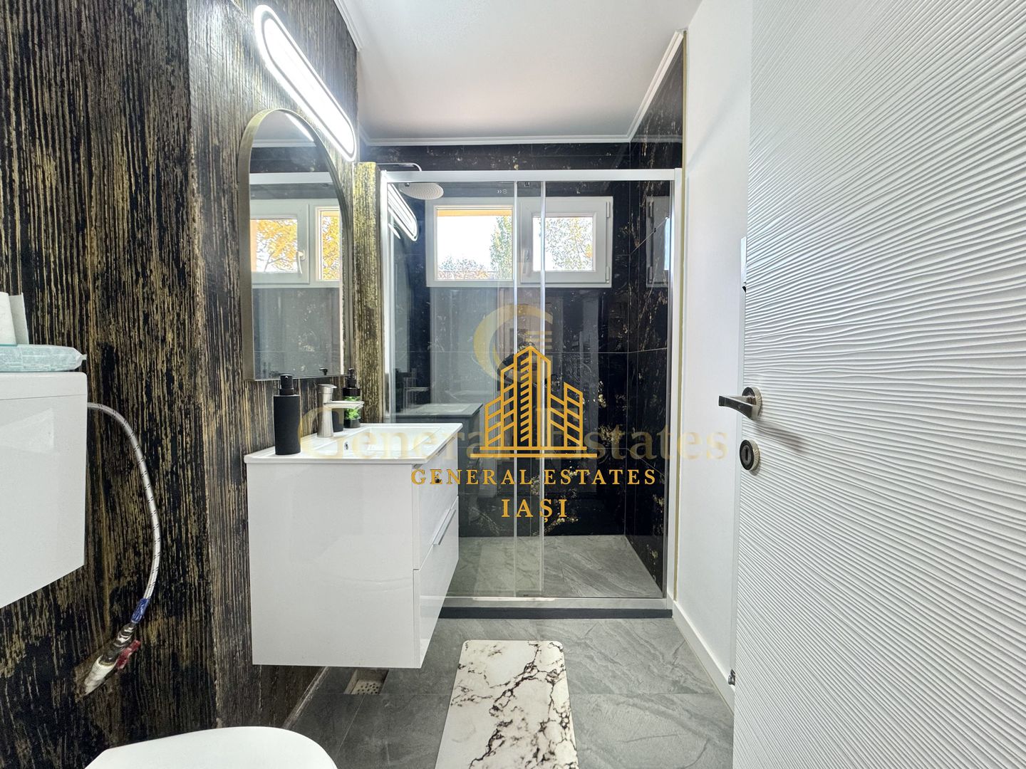 Vânzare apartament cu 2 camere 52 m.p. în Pod Roș - Poză 15