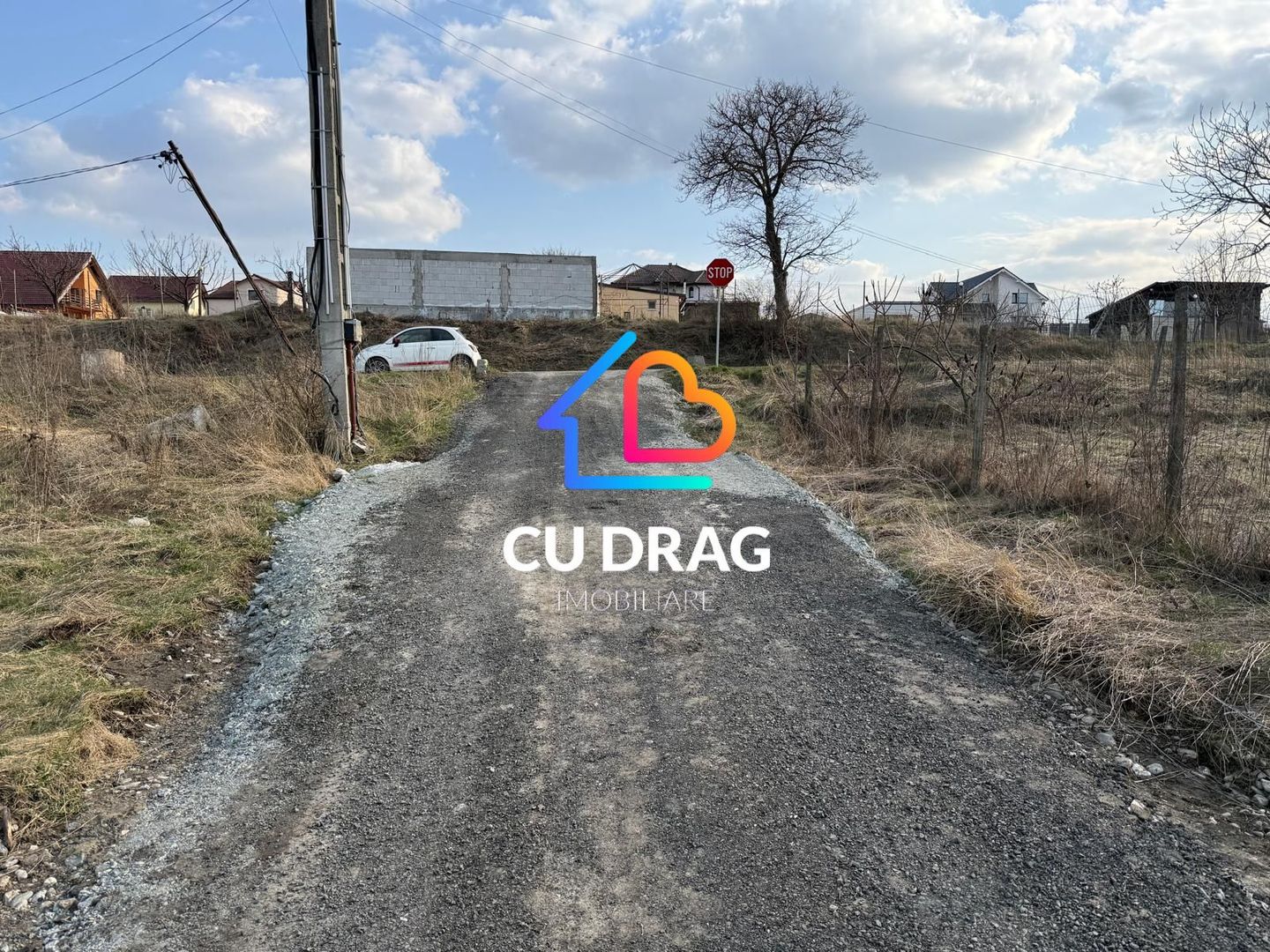 Teren intravilan cu toate utilitatile si drum amenajat Daia - Poză 1