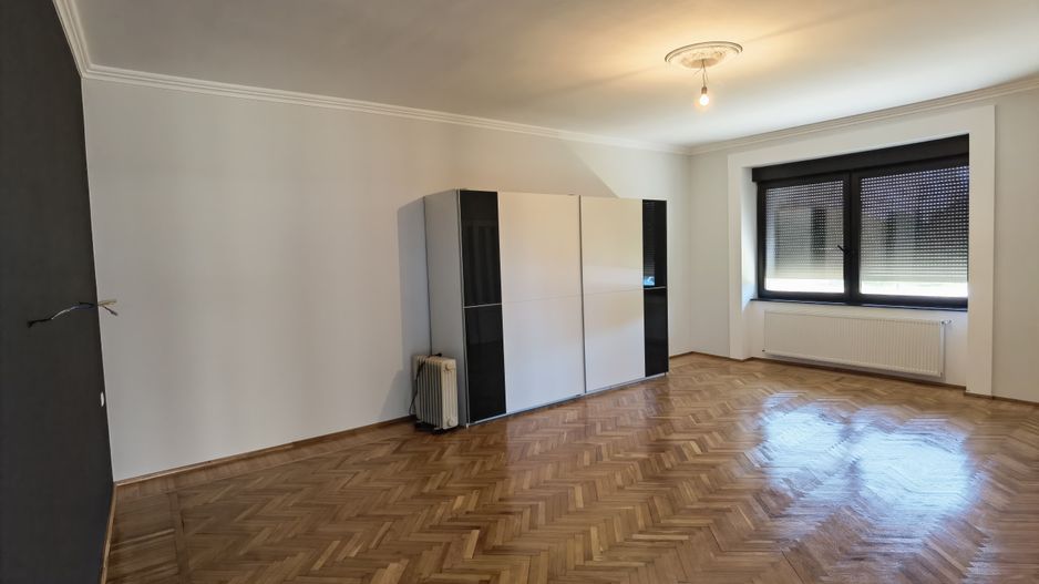 Casa ultracentral Periam - Poză 1