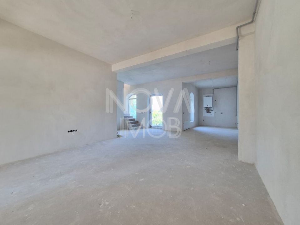 Casa generoasa cu 5 camere, 2 bai, dressing si parcare – Sura Mica - Poză 16