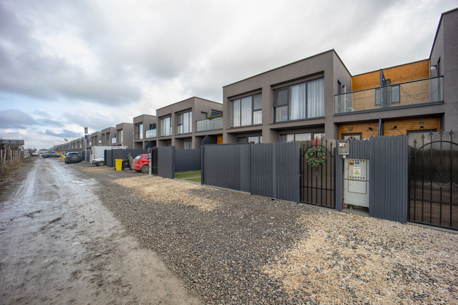 Casă înșiruită de vânzare în Sânpetru | Mobilată și utilată premium - Poză 22