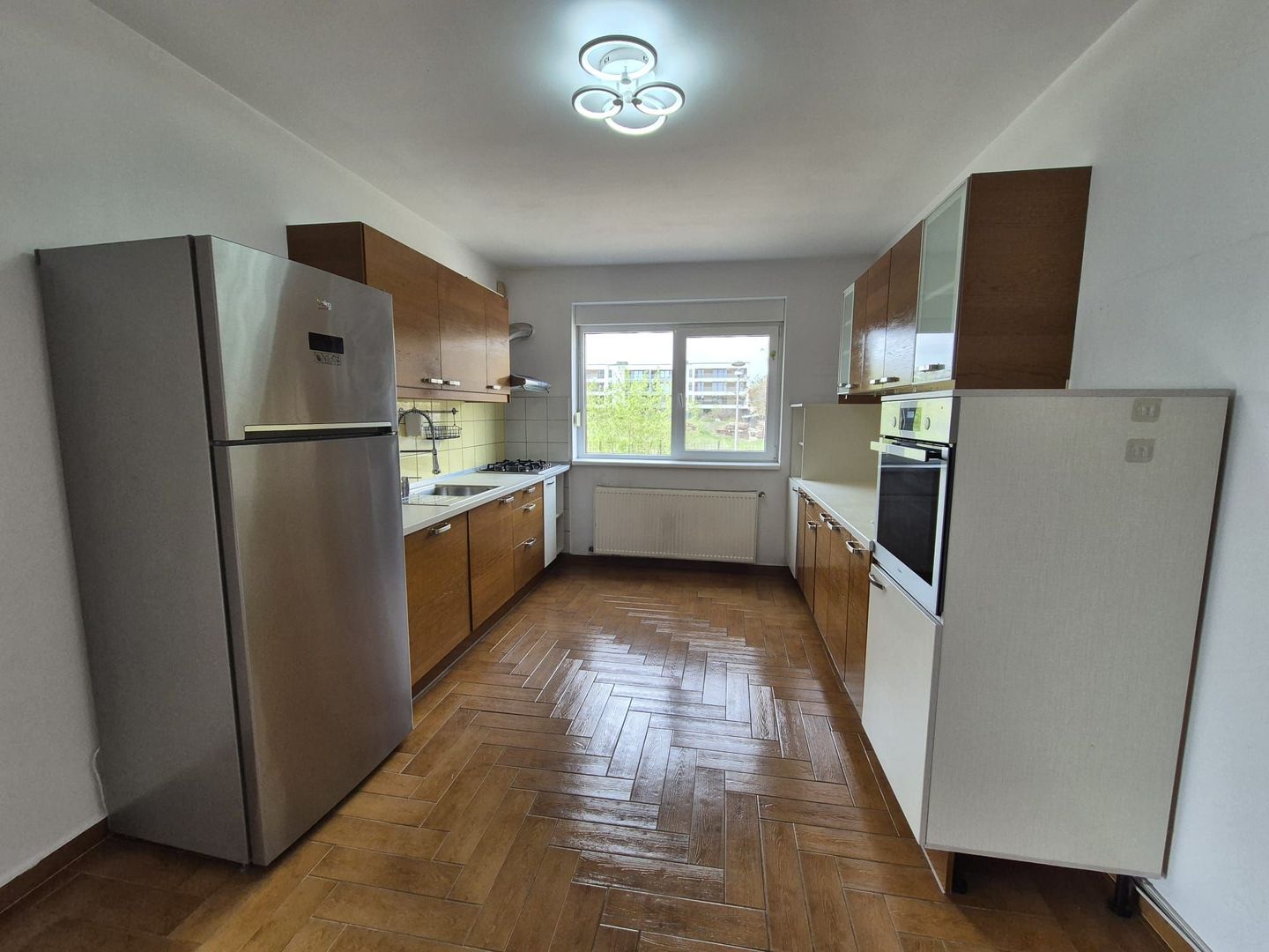 Inchiriere vila 5 dormitoare S + P + 1E + M zona Erou Iancu Nicolae - Poză 9