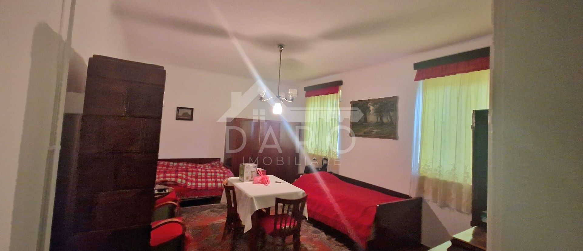 Vând apartament cu o camera in zona semicentrala a orasului - Poză 4