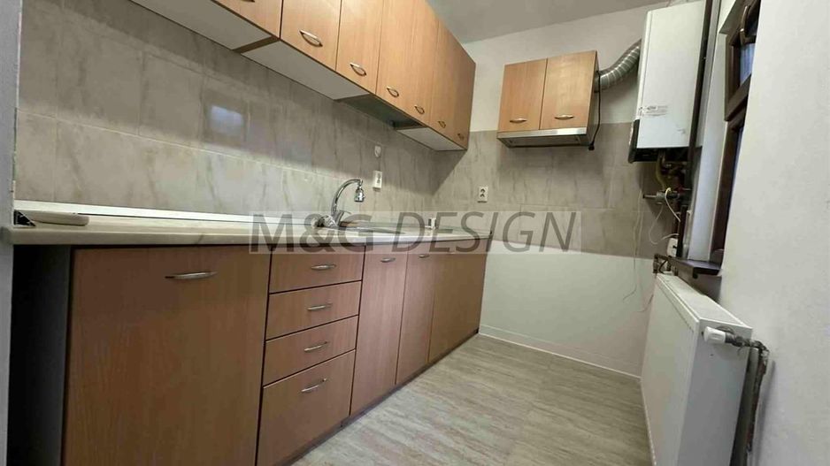 Apart 1 camere decomandat Aradului centrala proprie - Poză 4