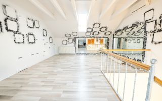 Duplex P+1+M cu grădină proprie, terasă și acces la piscină. - Poză 18