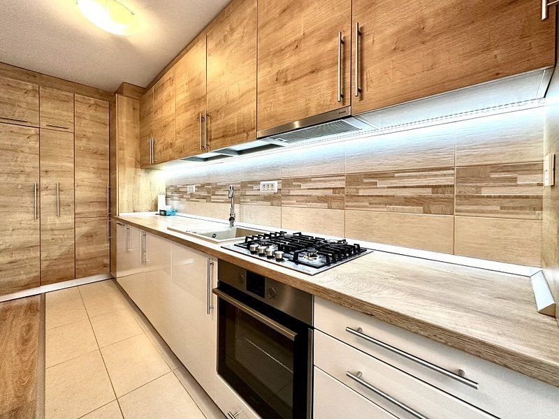 Un apartament cu 3 camere + loc parcare, primitor și modern, în zona Centrală - Poză 5