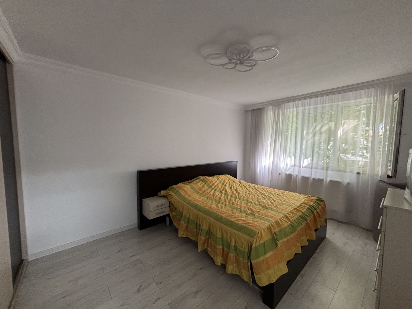 Apartament 3 camere Ozana – etaj 1, parcare inclusă, pet friendly - Poză 1