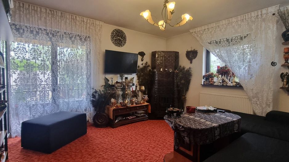 Parter cu structură pentru etaj, curte amenajată și organizare impeca - Poză 36