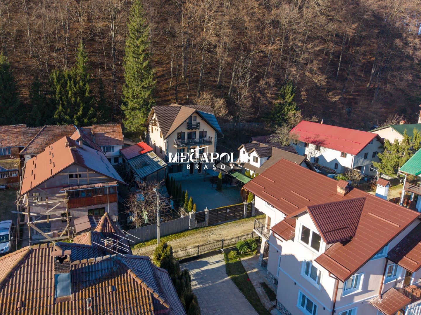 Pensiune/Vilă de vânzare în Bran | 8 camere | 180 mp - Poză 6
