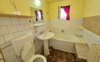 Apartament 2 camere, decomandat, etaj 2, Cetate, zona Kaufland - Poză 10