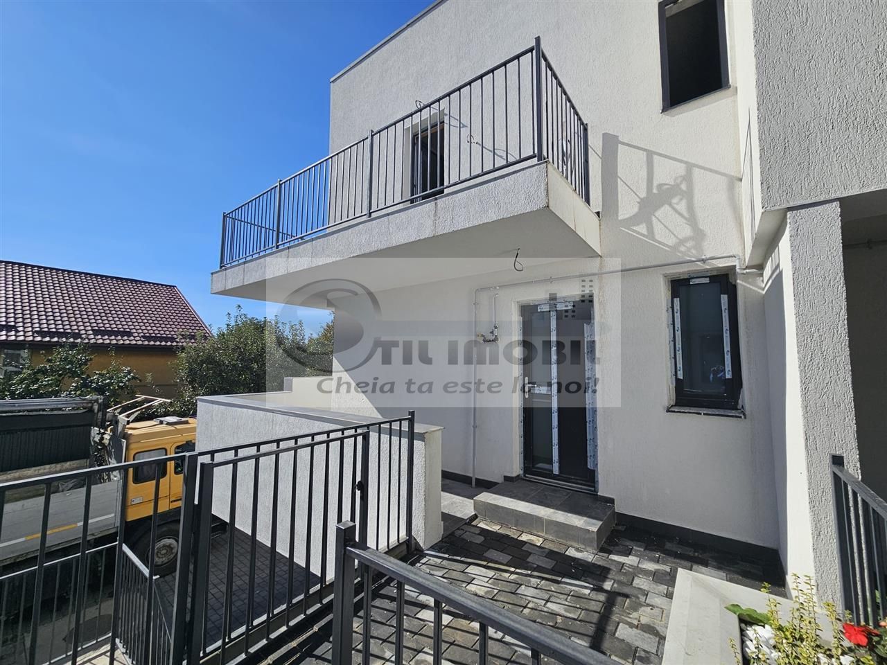 Apartament exclusivist dispus P+1E  - 82mp - Poză 1