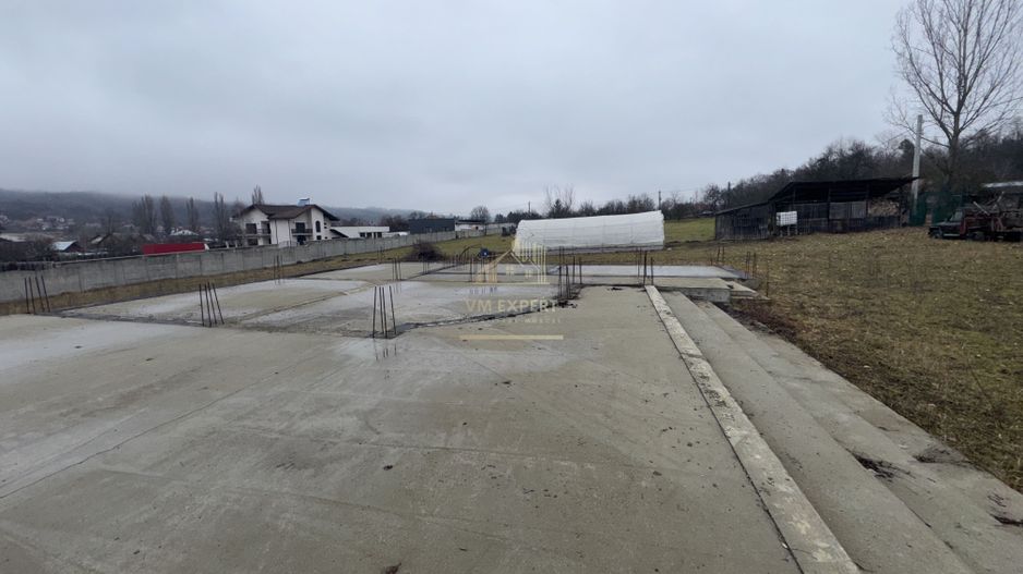 TEREN INTRAVILAN 2200 MP CAMPULUNG ARGES - Poză 13