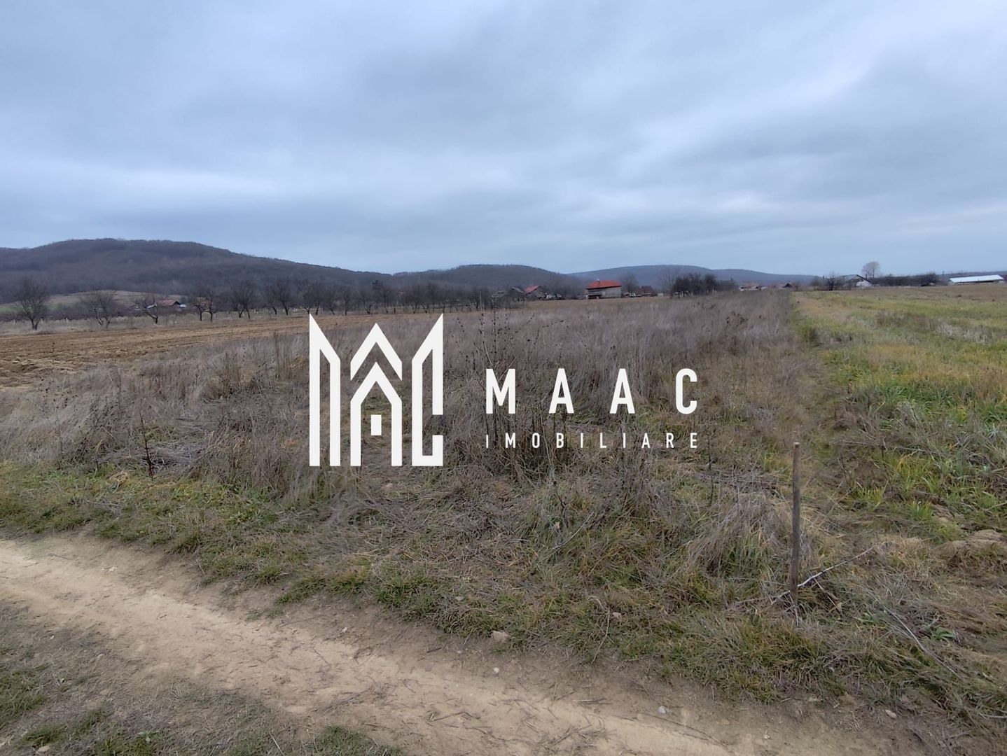 Teren de vânzare – 2236 mp, Budești, la doar 10 km de Râmnicu Vâlcea - Poză 3