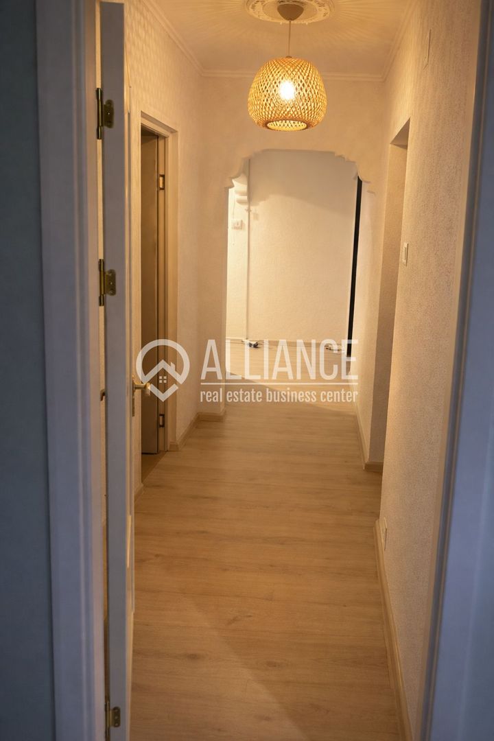 Spatiu comercial  la parter bloc - (COD 10) CAPITOL - Poză 3