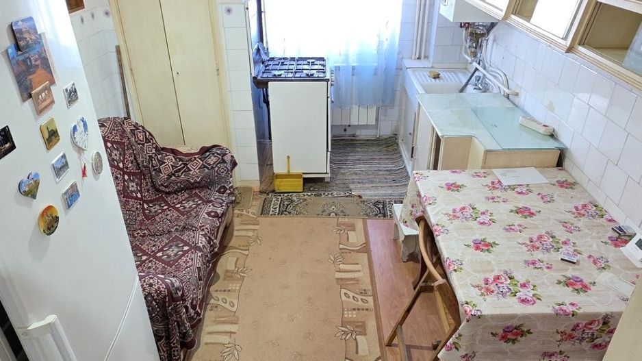 Apartament cu 3 camere, etaj 2, VASLUI - zona ULTRACENTRALĂ; - Poză 5