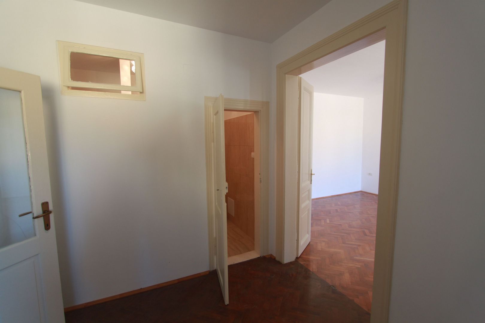 Casa singur in curte-zona Girocului - Poză 7