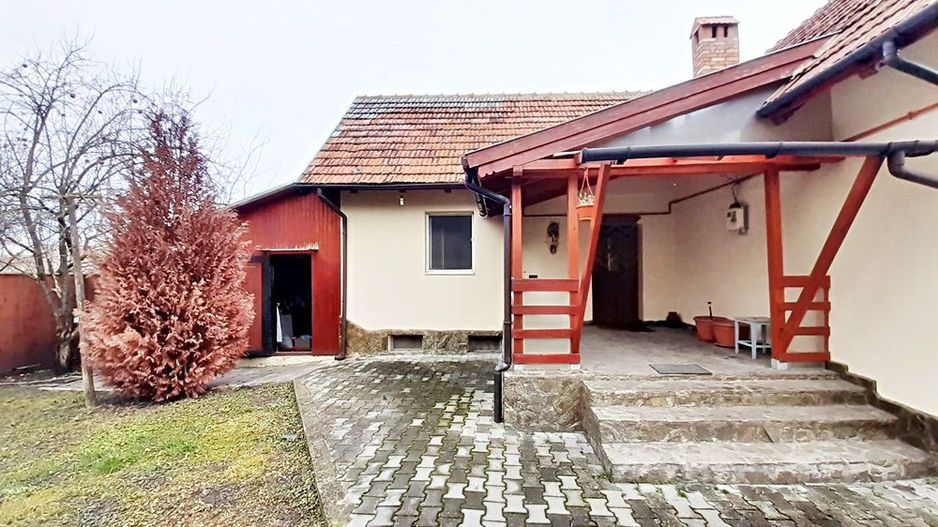 Halchiu, casa cu teren de 1152mp, 110000 euro - Poză 3