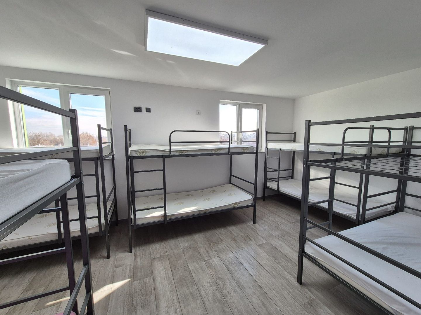 Casa P+2 cu 40 paturi pentru muncitori - Tei - Poză 10