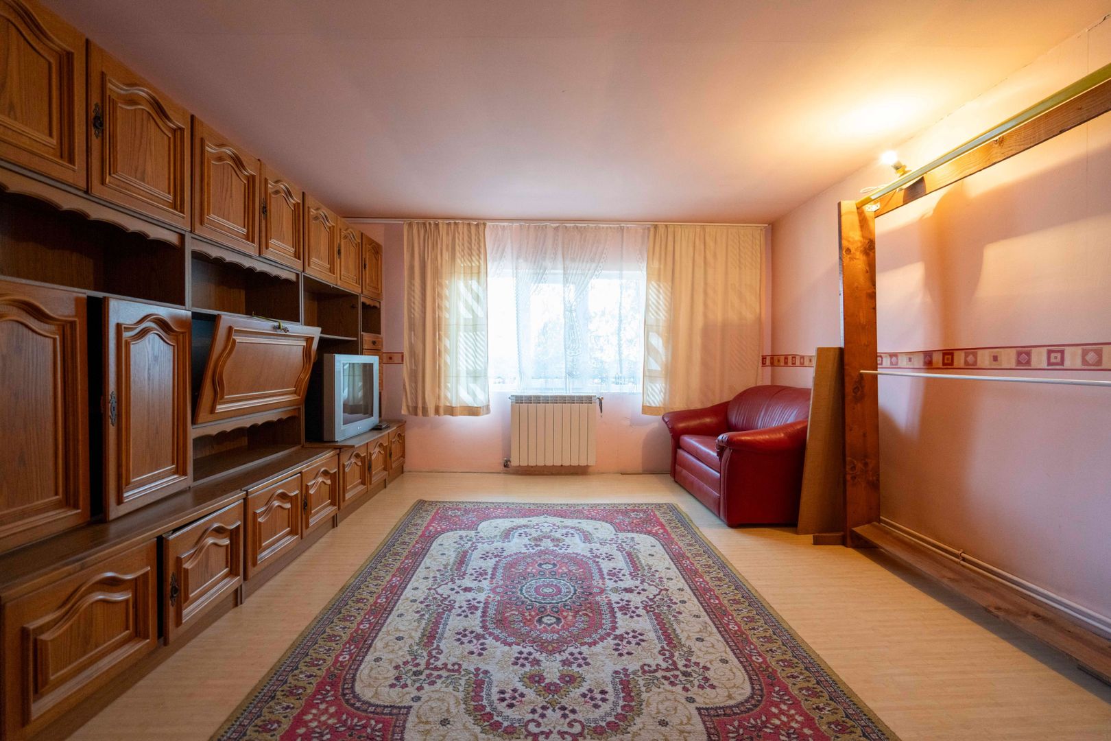 Casa cu 5 camere si 350 mp de teren in spate la parcul Salca - Poză 9