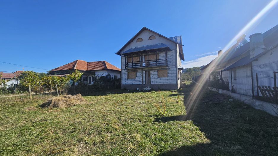 Casă P+1 la roșu, teren 2.600 mp – DN73, Mihaești - Poză 10