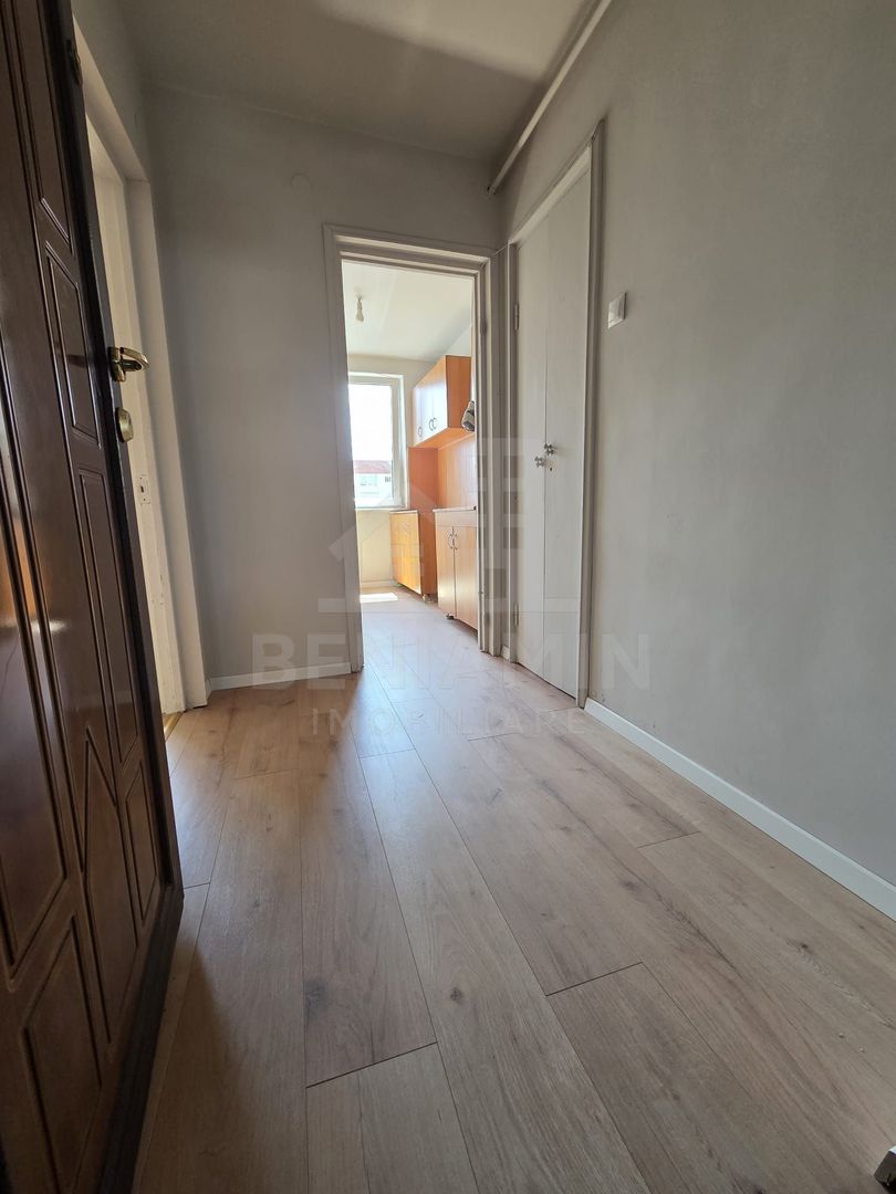 2 Camere-52mp-Balcon-Lift Nou-Anvelopat-Zona-Garii-Renovat - Poză 4