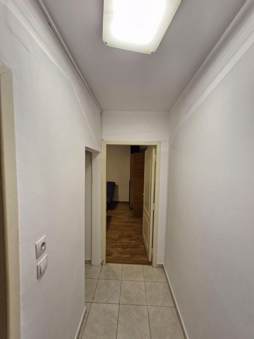 GARSONIERA GARA DE EST, BUCATARIE INCHISA, BLOC REABILITAT, CURAT - Poză 10