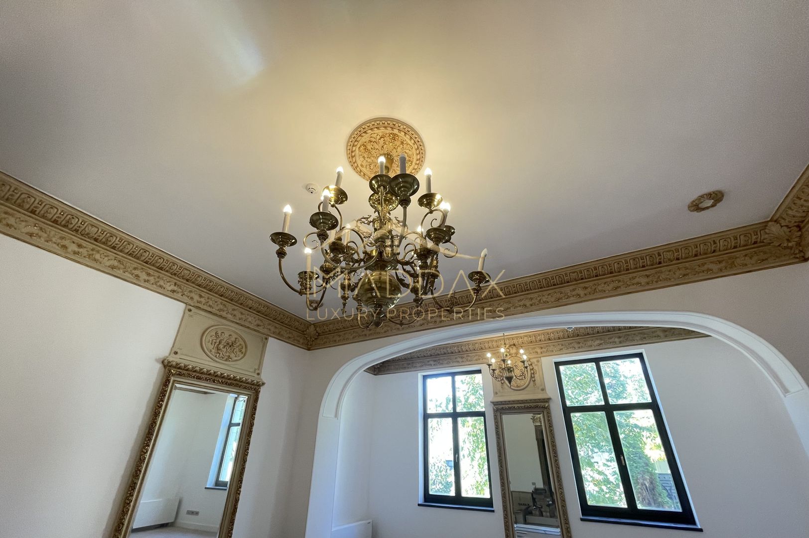 Masterpiece Heritage Villa***18 rooms//DOWNTOWN BUCHAREST - Poză 7