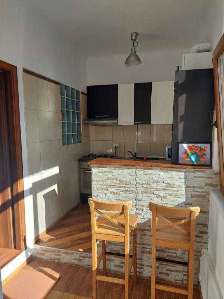 De inchiriat studio la casa, zona centrala Brasov, Schei - Poză 6