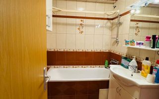 Apartament cu 3 camere pe str. Aluminei langa Liceul Ortodox - Poză 7