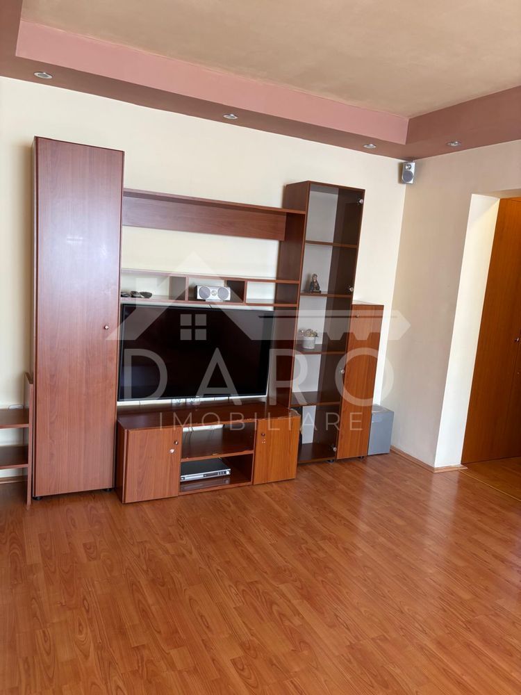 Apartament cu 3 camere, etaj 1 - Poză 2