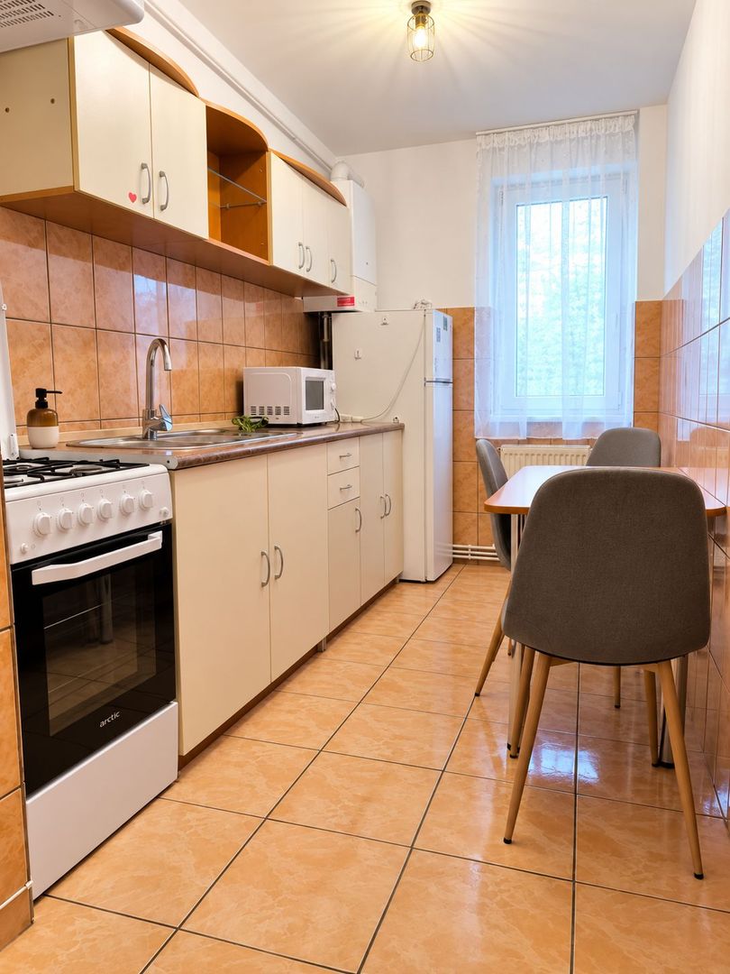 Apartament cu 3 camere în zona UMFST ( 7 Noiembrie) - Poză 3