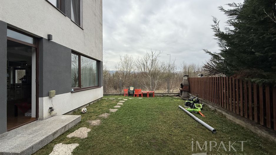 Casa insiruita deosebita cu 5 camere in cartierul Sopor - Poză 25