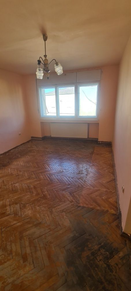 BRASADAS vinde ap 3 cam etaj 4/4 Micro 16. - Poză 4