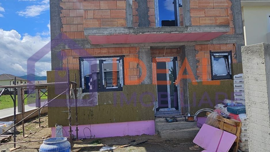 Casa Individuala cu 4 camere si gradina, in Cristian - Poză 10