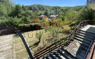 Vila de vanzare, teren 3100 mp, 7 camere, 6 grupuri sanitare, 3 CT, an 1997 - Poză 58