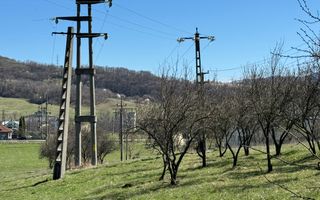 TEREN INTRAVILAN 2800MP CAMPULUNG ZONA PESCAREASA - Poză 2