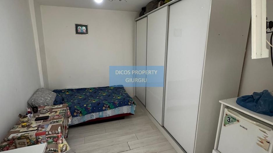 Casă cu teren și anexe – str. Mihai Eminescu - Poză 8