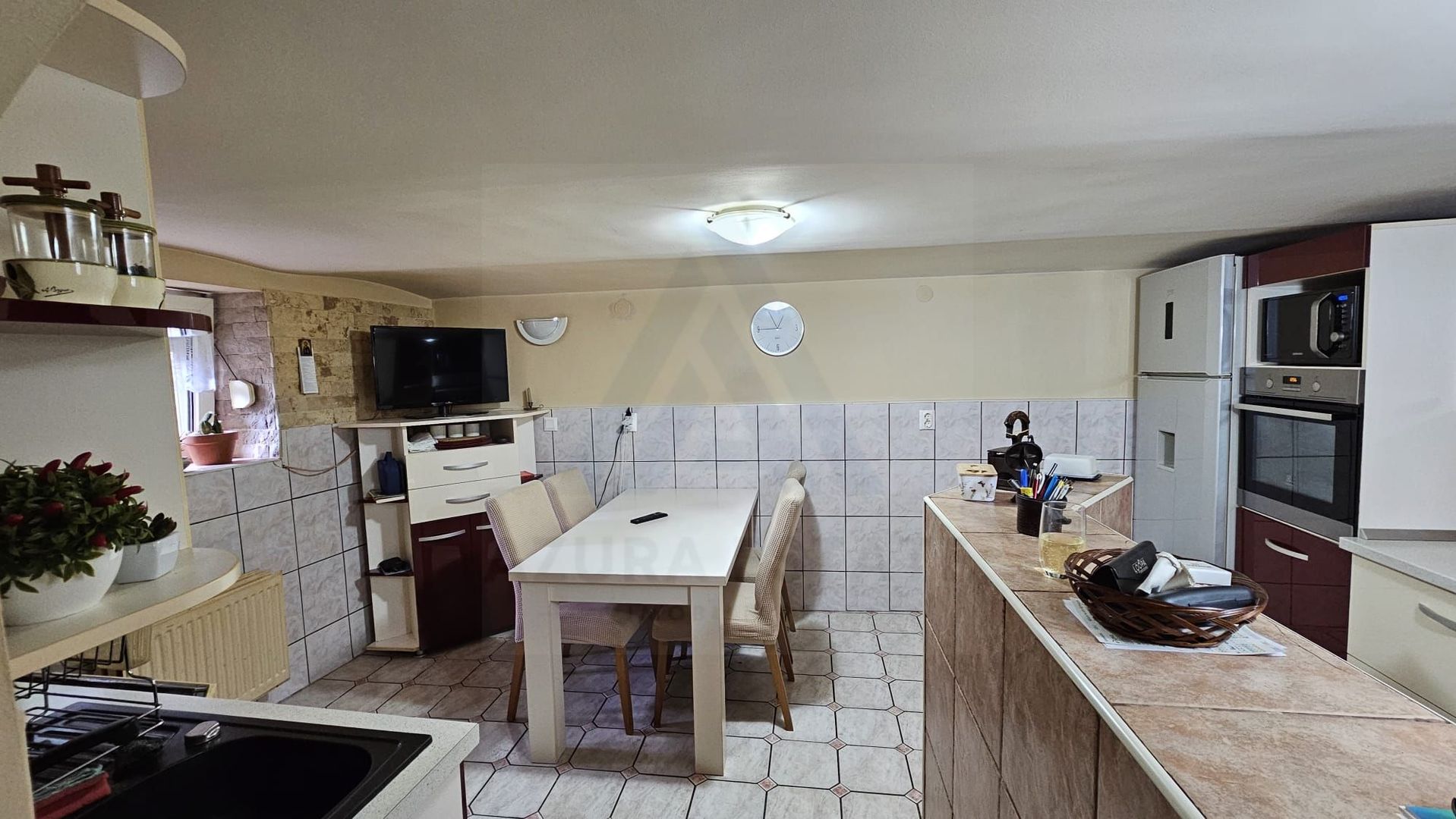 Casa 5 camere 3 bai garaj inchis si teren 700 mp utili in Lazaret - Poză 7