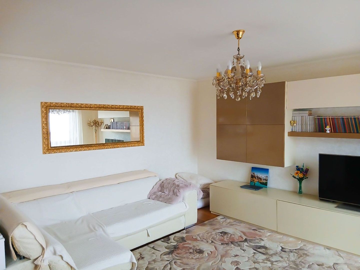 Scriitorilor, 2 camere decomandate, 60mp, 149900Euro - Poză 1