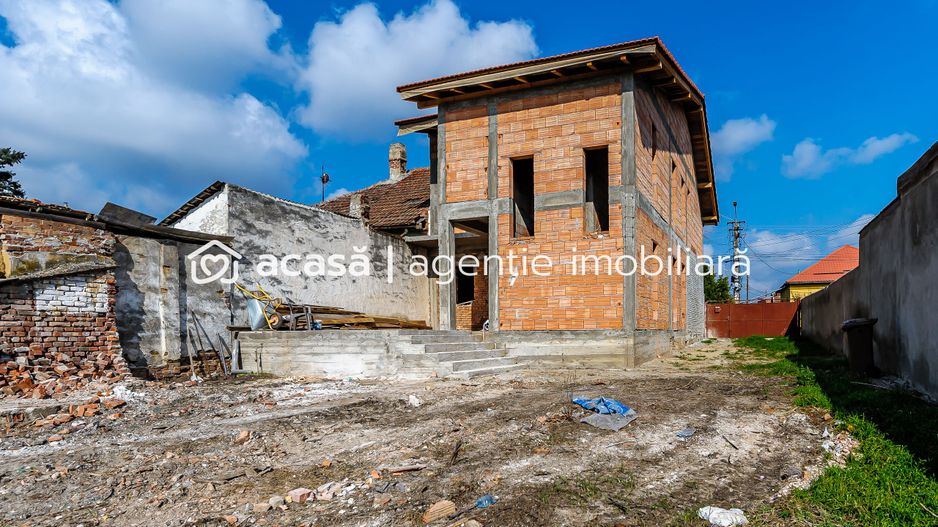 Casă la roșu în Aradul Nou. Zona Adam Müller-Guttenbrunn - Poză 3