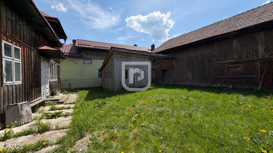 De vanzare casa cu anexe - 2507 mp Manastirea Humorului - Poză 6
